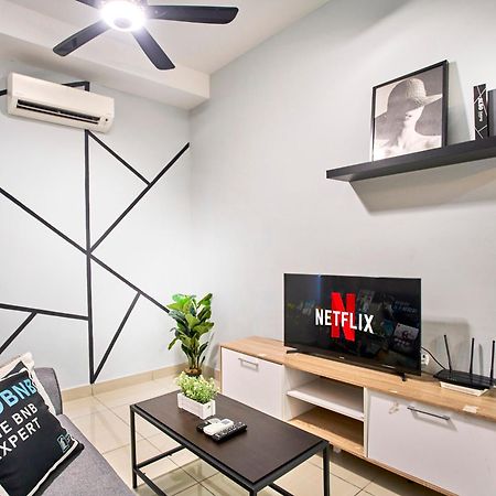 Arte Plus Klcc Designer Suites By Cobnb Куала-Лумпур Экстерьер фото
