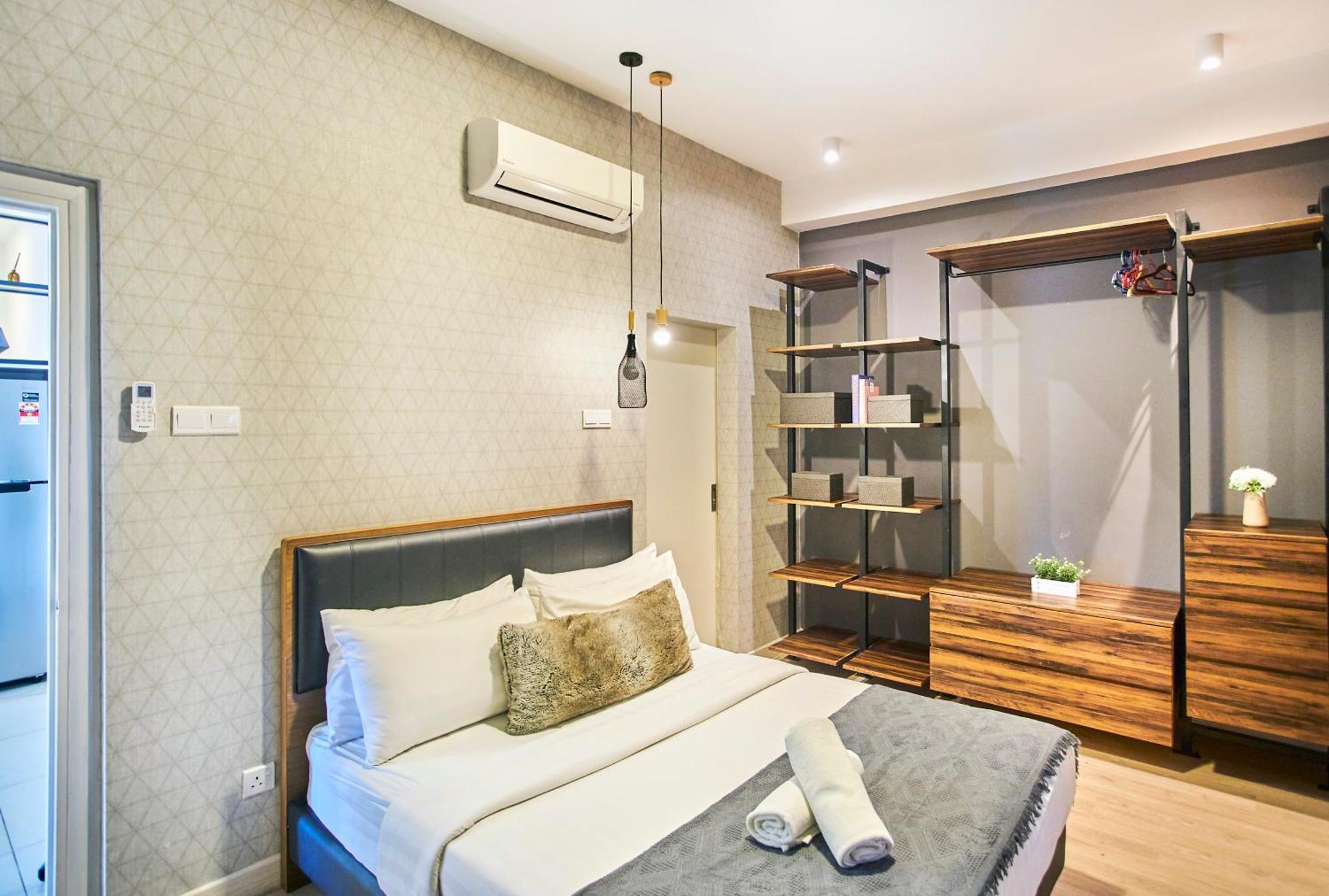 Arte Plus Klcc Designer Suites By Cobnb Куала-Лумпур Экстерьер фото